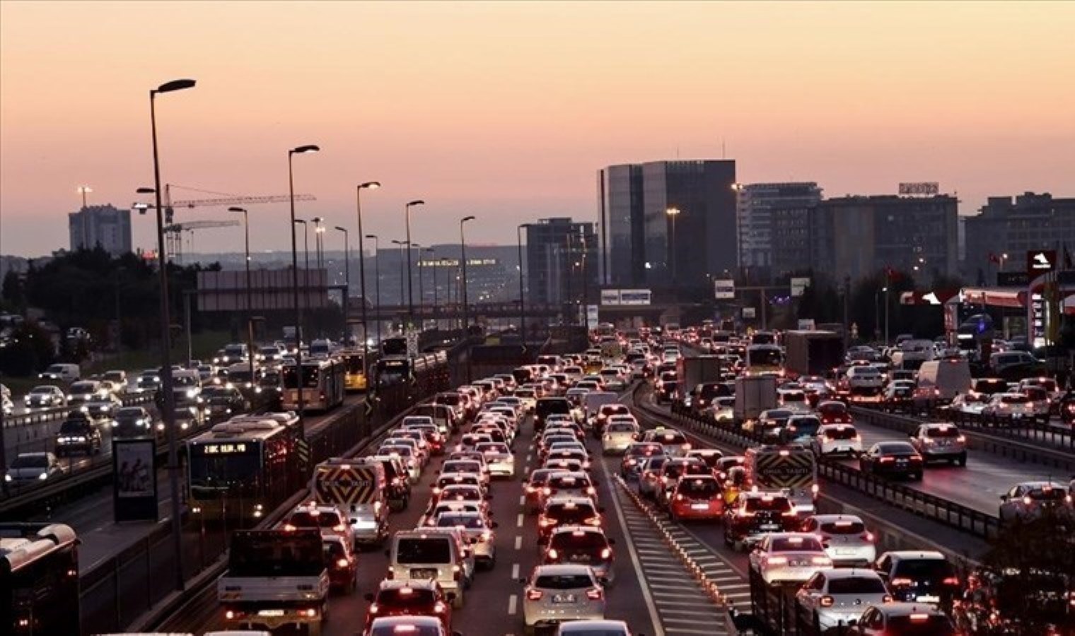 İstanbul’da pazar günü kimi yollar trafiğe kapatılacak