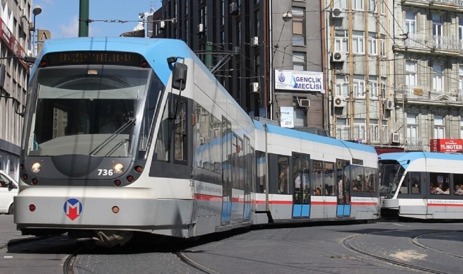 İstanbul’da tramvay seferlerinde arıza: Çizgi ikiye bölündü