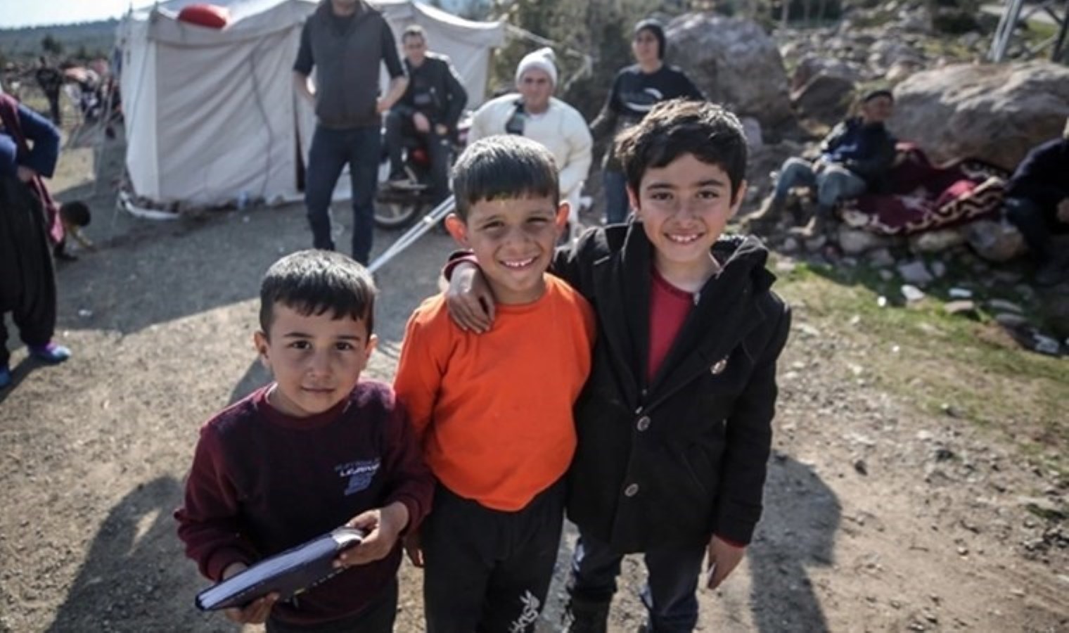 İstekli gençler 23 Nisan öncesi kampanya başlattı: Bayram harçlıkları Hataylı çocuklara!