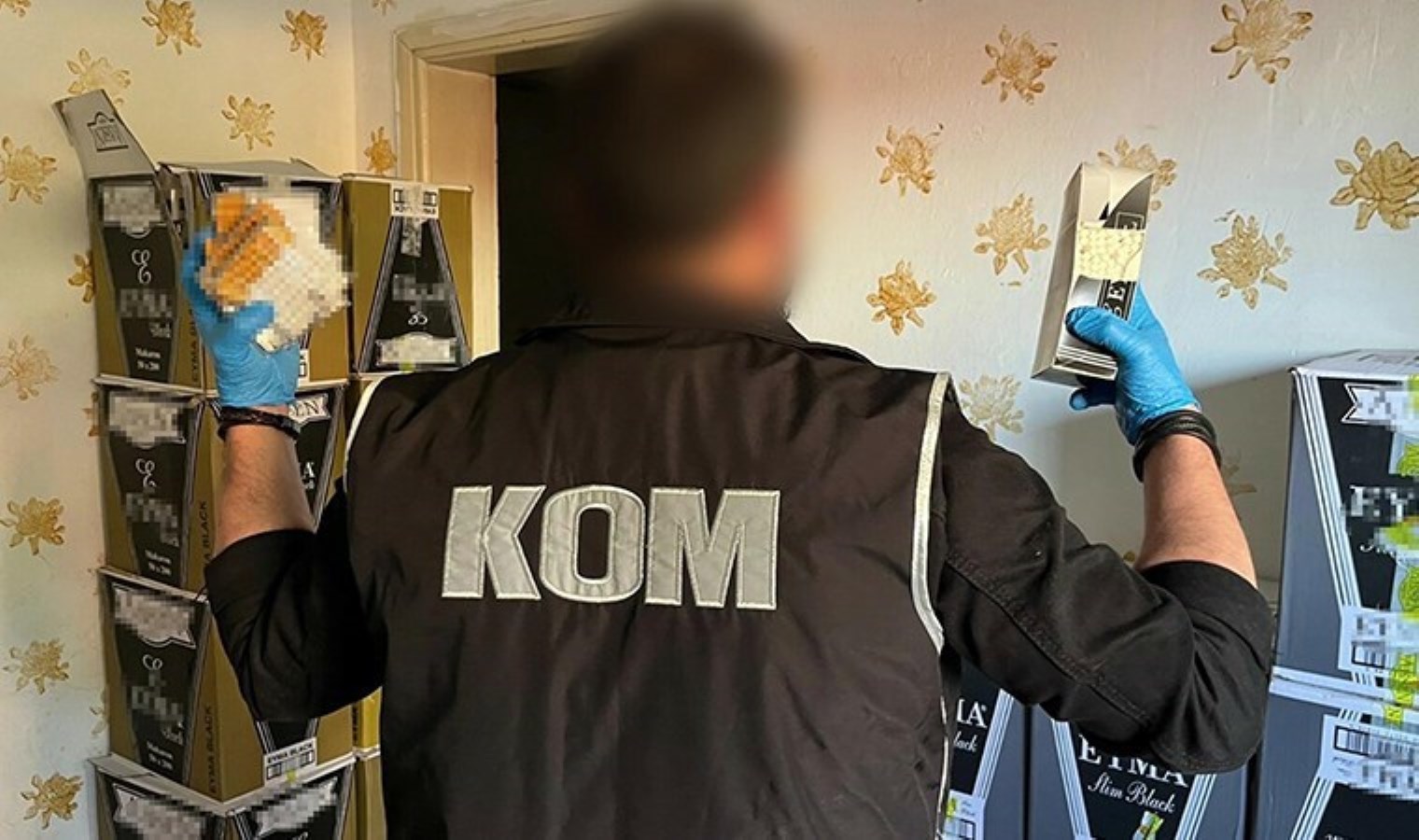 İzmir’in 4 ilçesinde 15 milyon liralık ‘kaçak sigara’ operasyonu