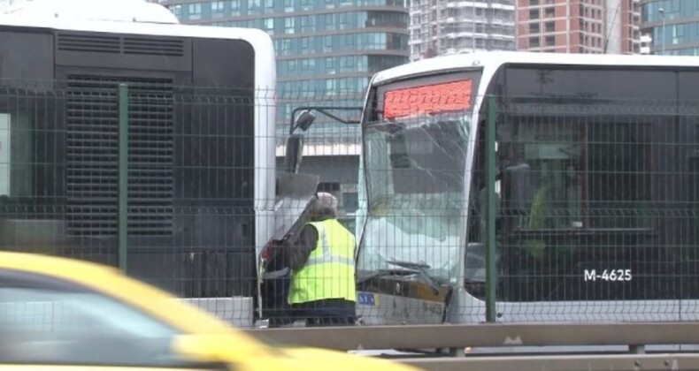 Kadıköy Fikirtepe’de 2 metrobüs kaza yaptı