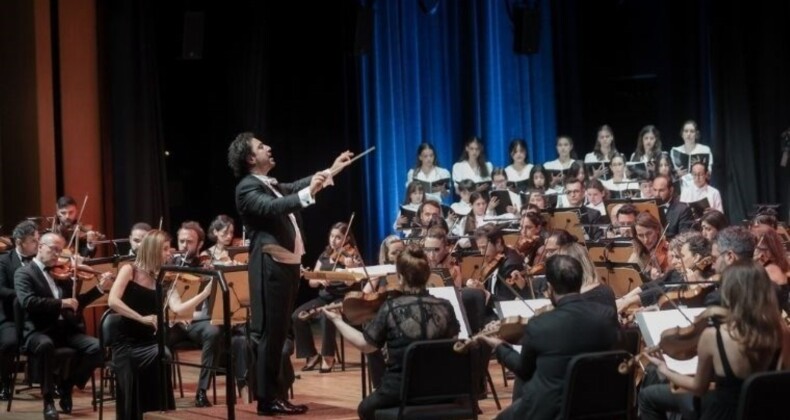 Kayıtları, konserleri ve eğitimcilik istikametleri ile öne çıkan beş piyanist CRR dinleyicisiyle buluştu: Tuşe Beşleri’nden konser