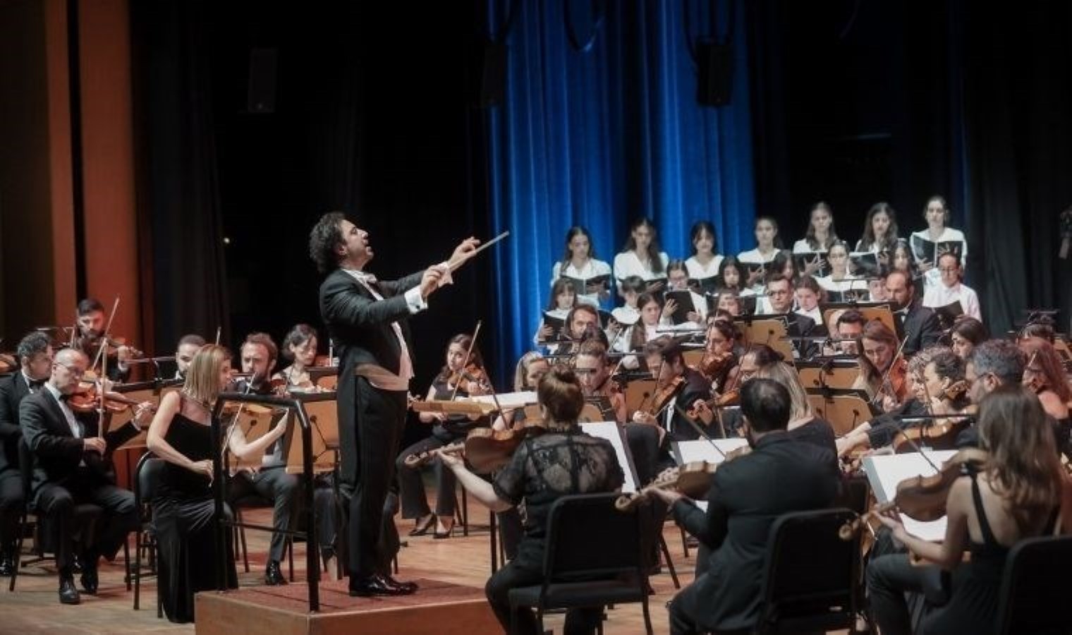 Kayıtları, konserleri ve eğitimcilik istikametleri ile öne çıkan beş piyanist CRR dinleyicisiyle buluştu: Tuşe Beşleri’nden konser