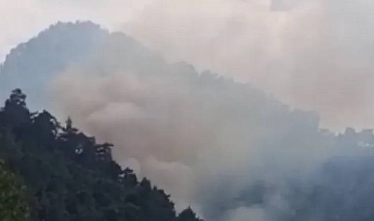 Kemer’deki orman yangını denetim altına alındı