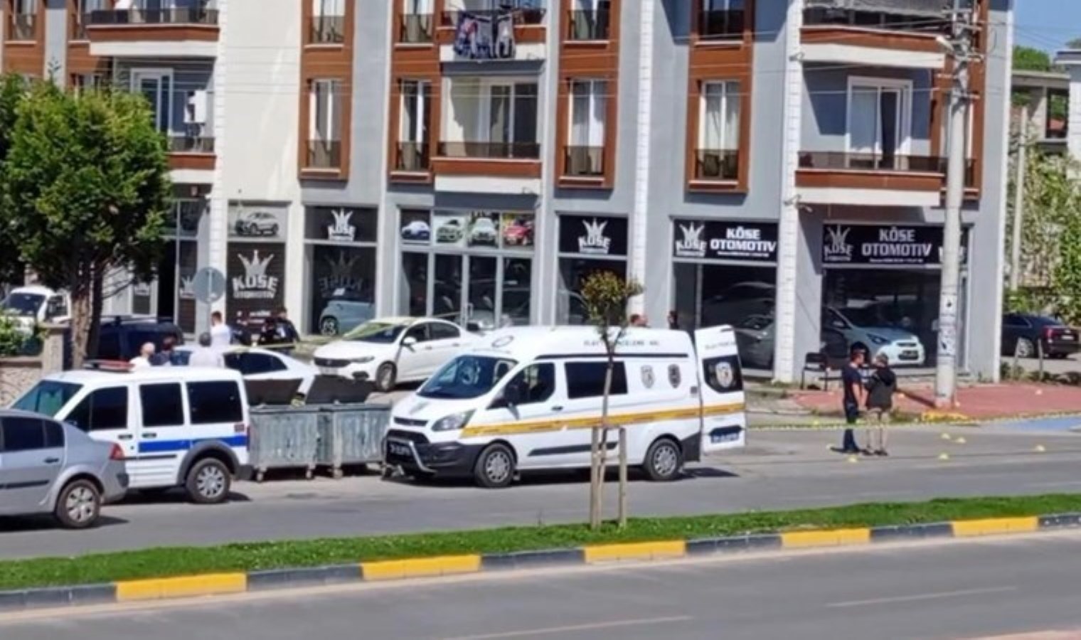 Kent dışından gelip oto galeriyi kurşunladılar: 1 yaralı, 4 gözaltı