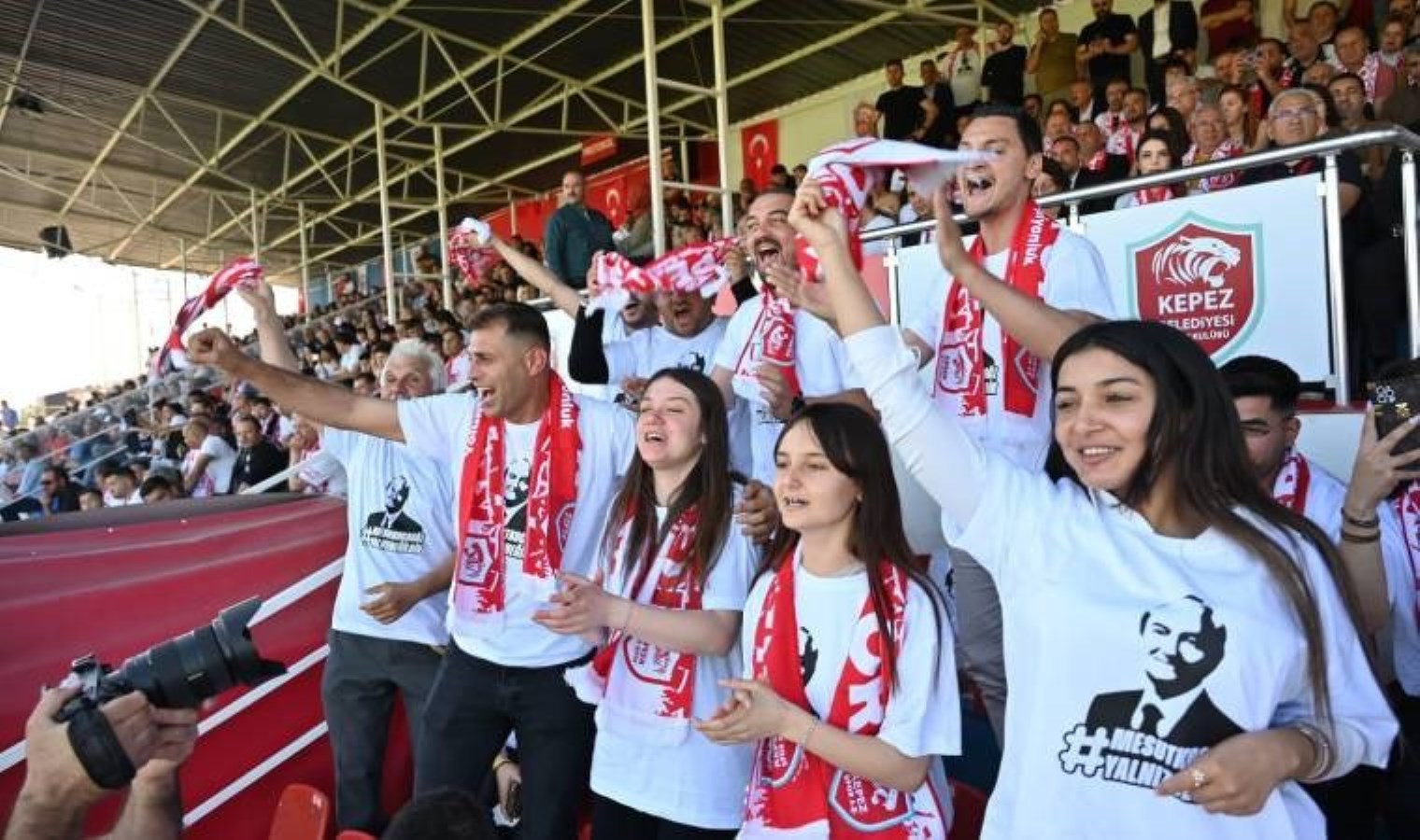 Kepezspor taraftarından protesto: Tutuklanan Kocagöz için ‘adalet’ istediler