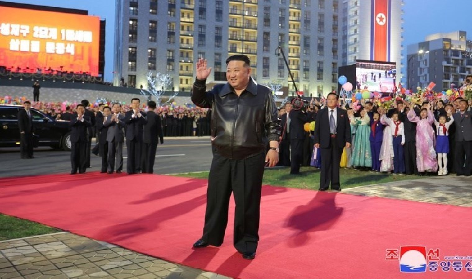 Kim Jong-un’a yazılan müzik yayınlandı: Meydanlar doldu, askeri merasim düzenlendi