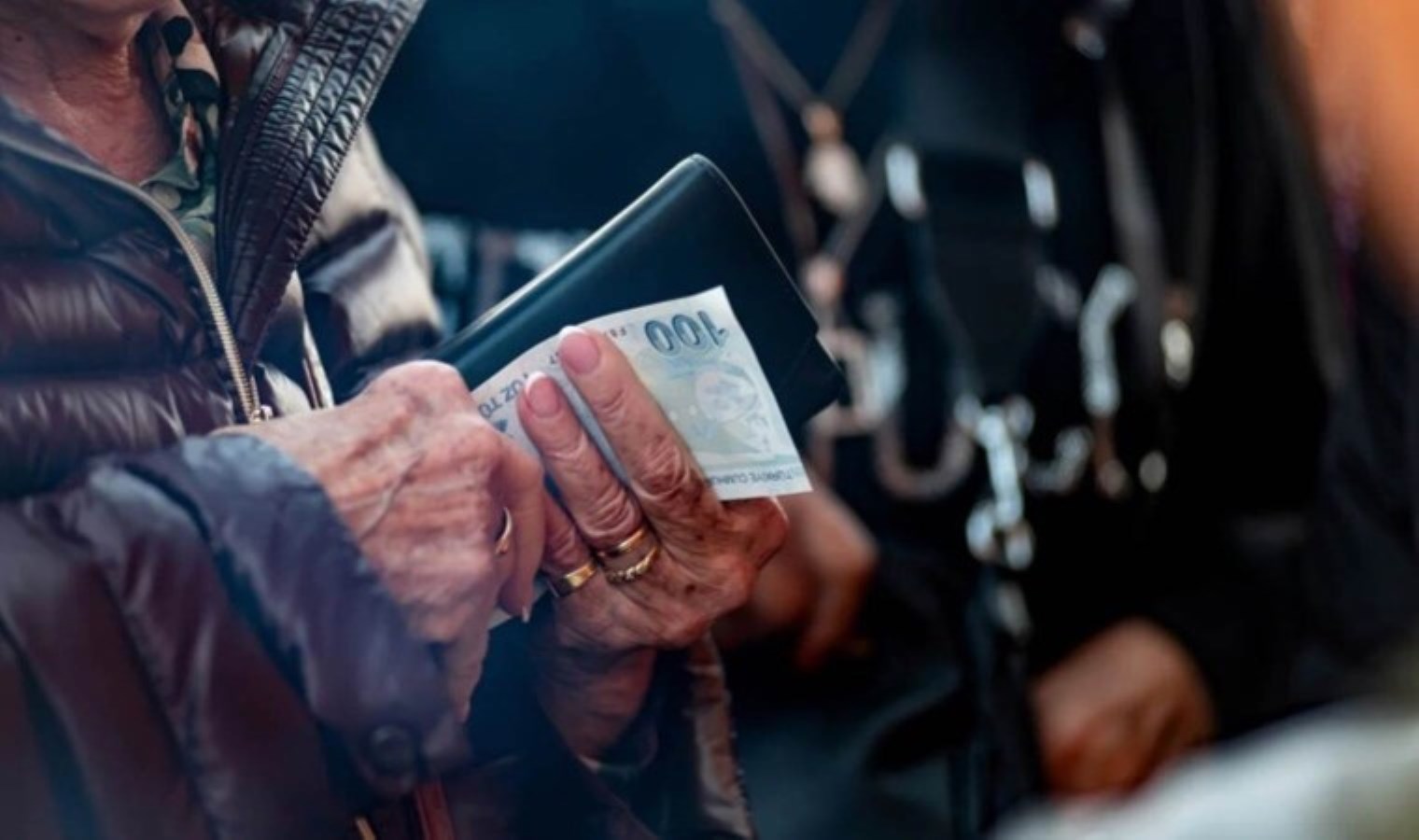 Kira, doğalgaz, elektrik… ‘Emekli kart’ mı geliyor? İşte milyonlarca kişiyi ilgilendiren dayanağın koşulları