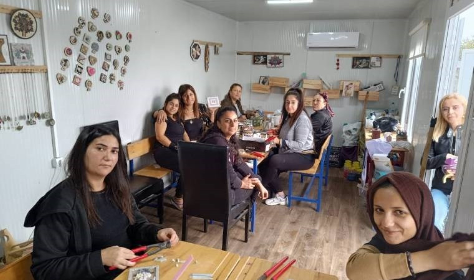 Konteynerde mozaik atölyesi: “Kadınlar kendi ayakları üzerinde durabilsin istiyoruz”