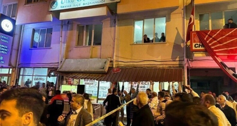 Kutlama sırasında balkon çöktü: CHP’li Mehmet Palaz hayatını kaybetti!