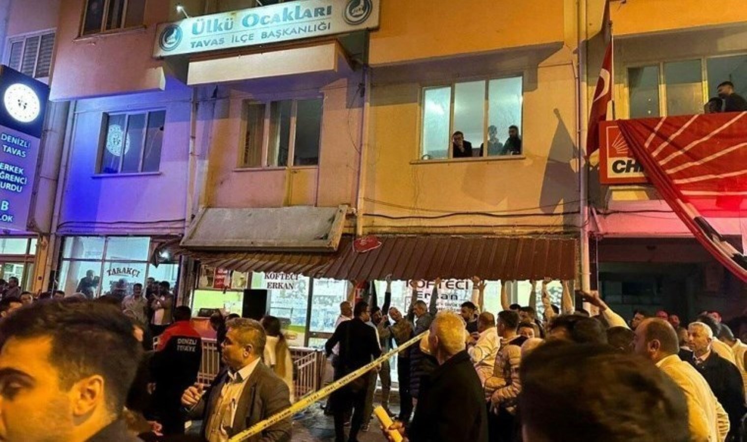 Kutlama sırasında balkon çöktü: CHP’li Mehmet Palaz hayatını kaybetti!