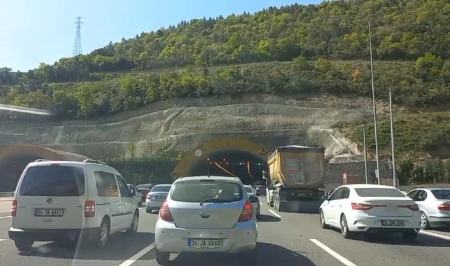 Kuzey Marmara Otoyolu’nda kaza… Trafik durma noktasına geldi!