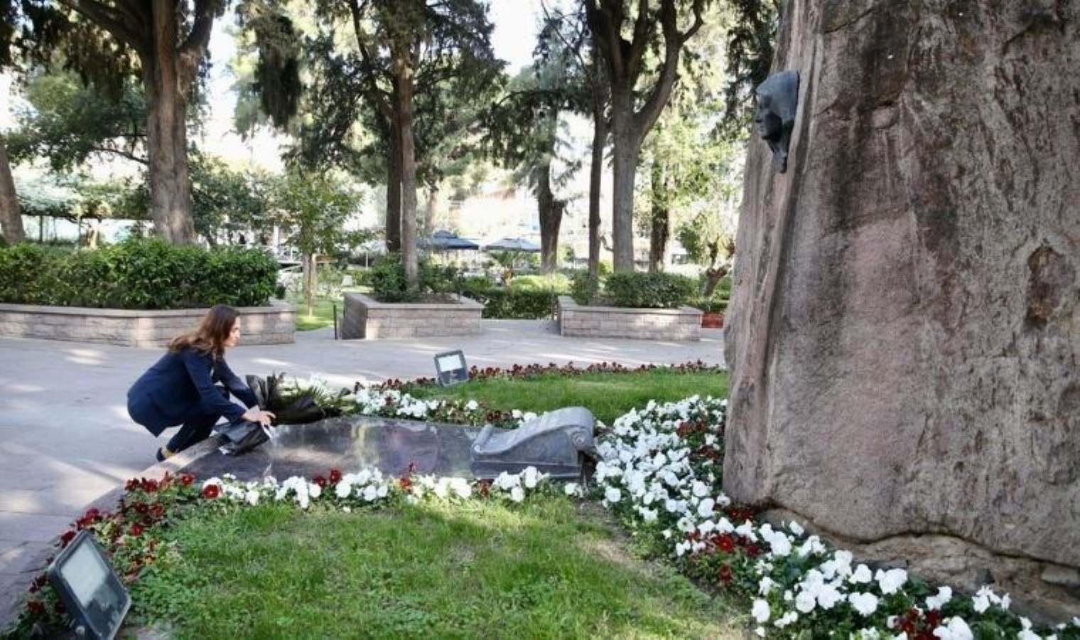 Lider Ünsal’ın birinci ziyareti Zübeyde Hanım’a