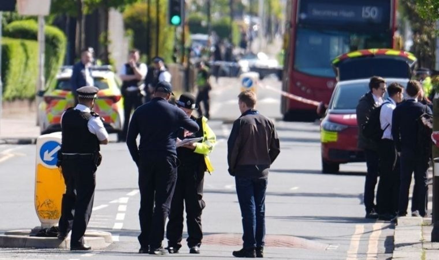 Londra sarsıldı: Kılıçlı adamdan kanlı akın