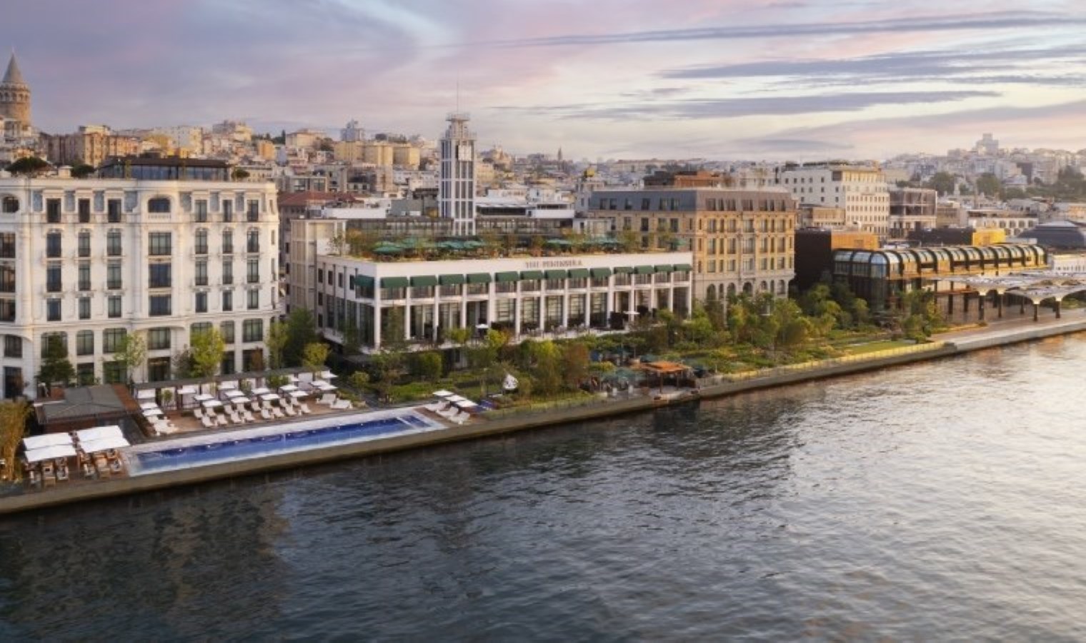 Lüks otel zinciri, Tophane’ye uzanan şeridi kesip, yurttaşın erişimini engelledi: Karaköy kıyısına havuz!