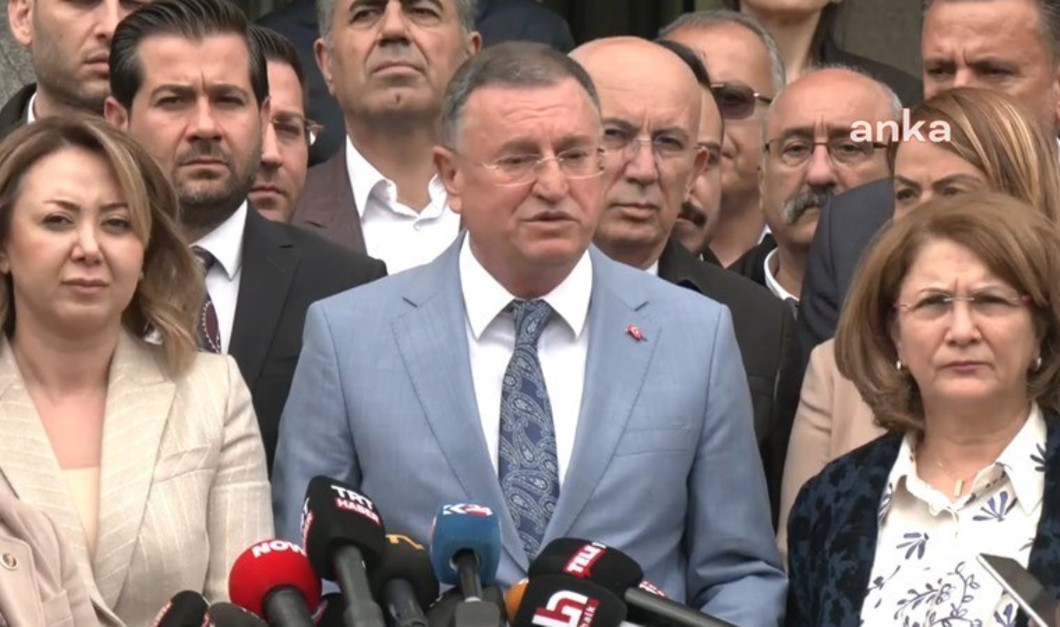 Lütfü Savaş’tan YSK önünde açıklama: Seçim ‘oldu bitti’ye getirilmeye çalışılıyor