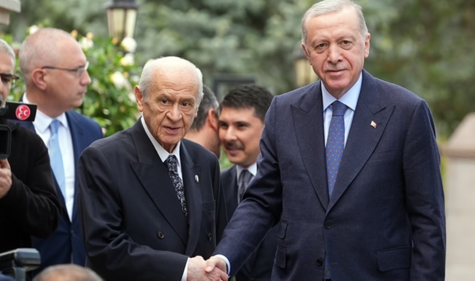 Mahallî seçimler sonrası birinci: Erdoğan ve Bahçeli bir ortaya geldi