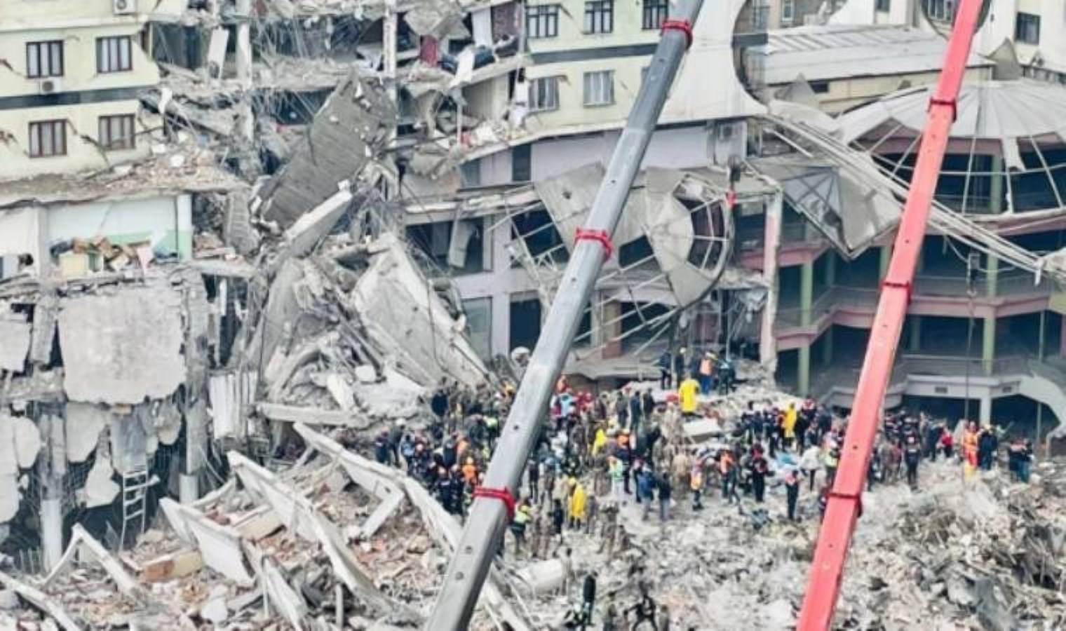 Malatya’da sarsıntıda 21 canın ömrünü yitirdiği Kırçuval Otel için çarpıcı argüman: Yıkım dokümanlarına ulaşılamıyor!