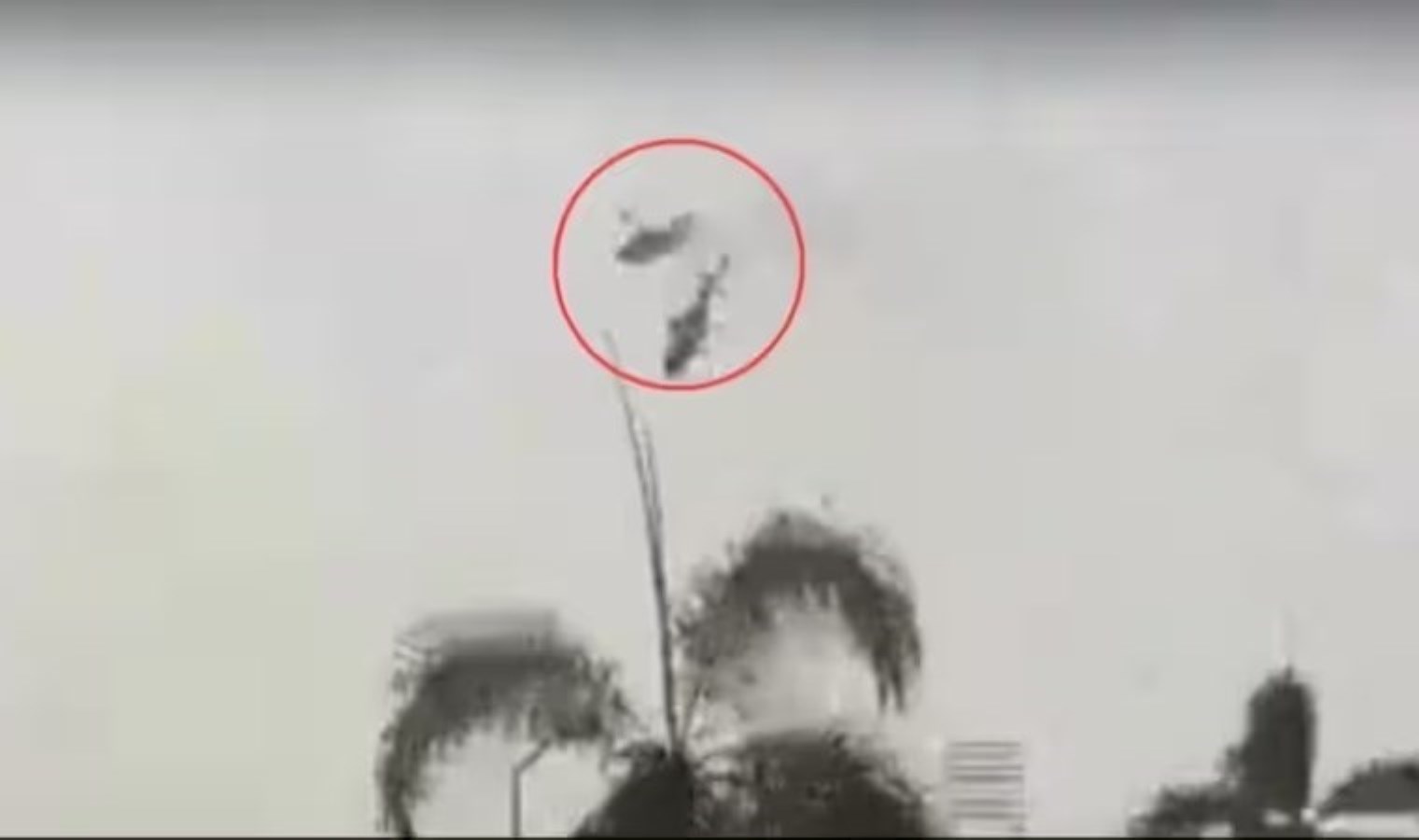 Malezya’da 2 askeri helikopter çarpıştı: Çok sayıda meyyit var