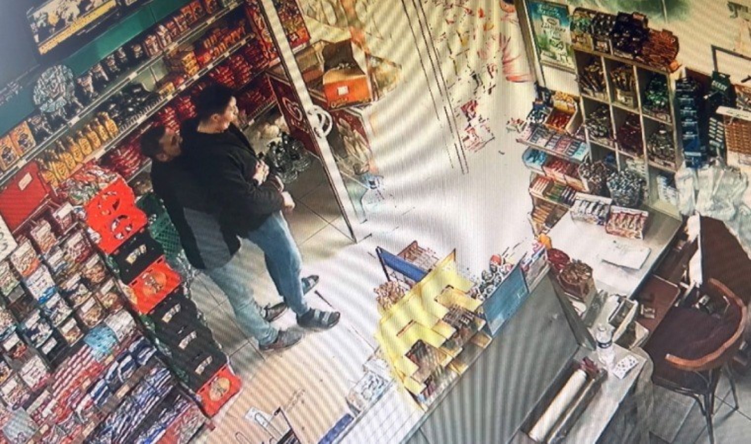 Market sahibi heimlich hareketi ile komşusunun hayatını kurtardı