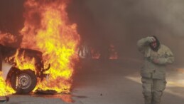 Meksika’da protesto dalgası: Hükümet binasını ateşe verdi