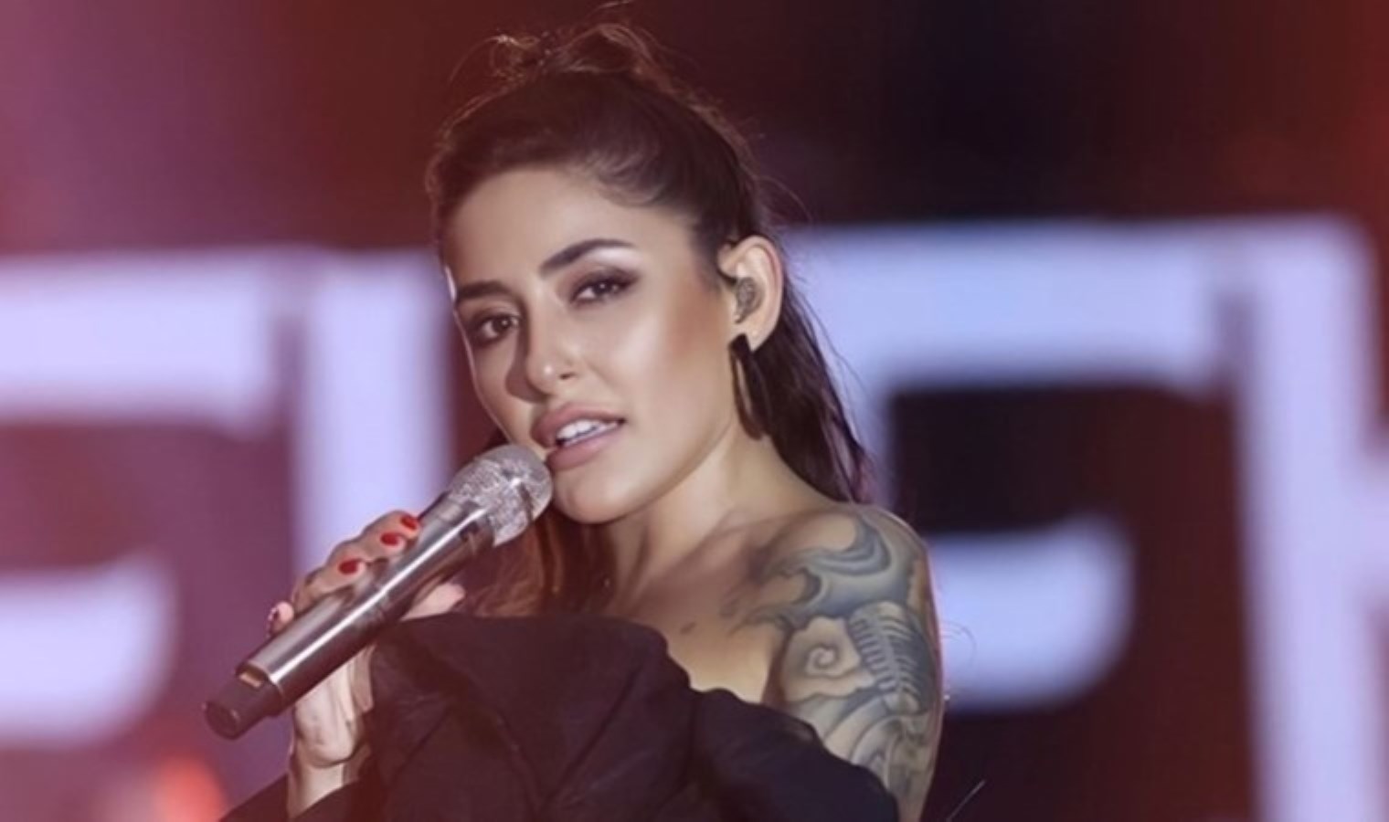 Melek Mosso’dan ‘belediye’ paylaşımı: ‘Artık konser verebileceğim’