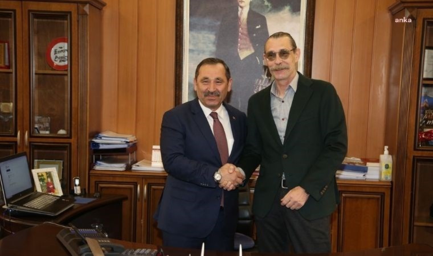 MHP’li eski lider Enver Demirel’den Etimesgut Belediye Başkanı Erdal Beşikçioğlu’na teşekkür