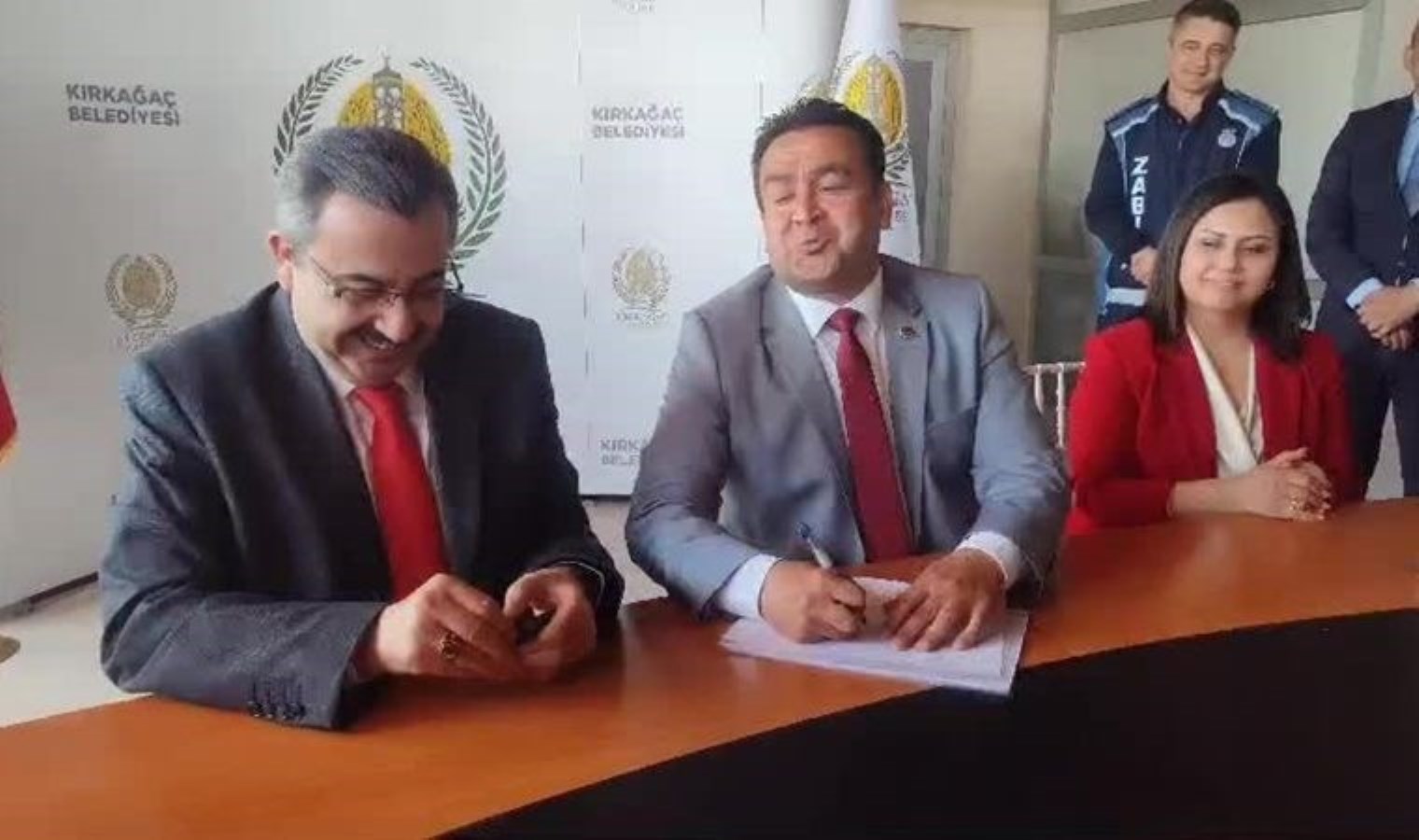 Misyonu devretti: Kırkağaç AKP’den CHP’ye geçti