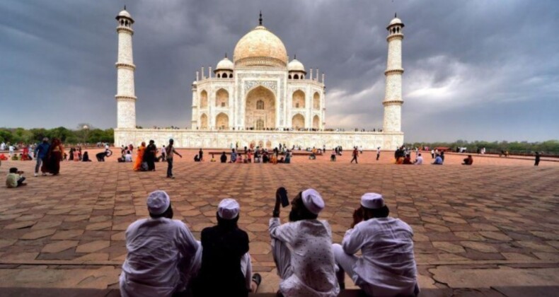 Modi’nin Hindistan’ında Müslüman olmak: ‘Kendi ülkemizde azınlık olduk’