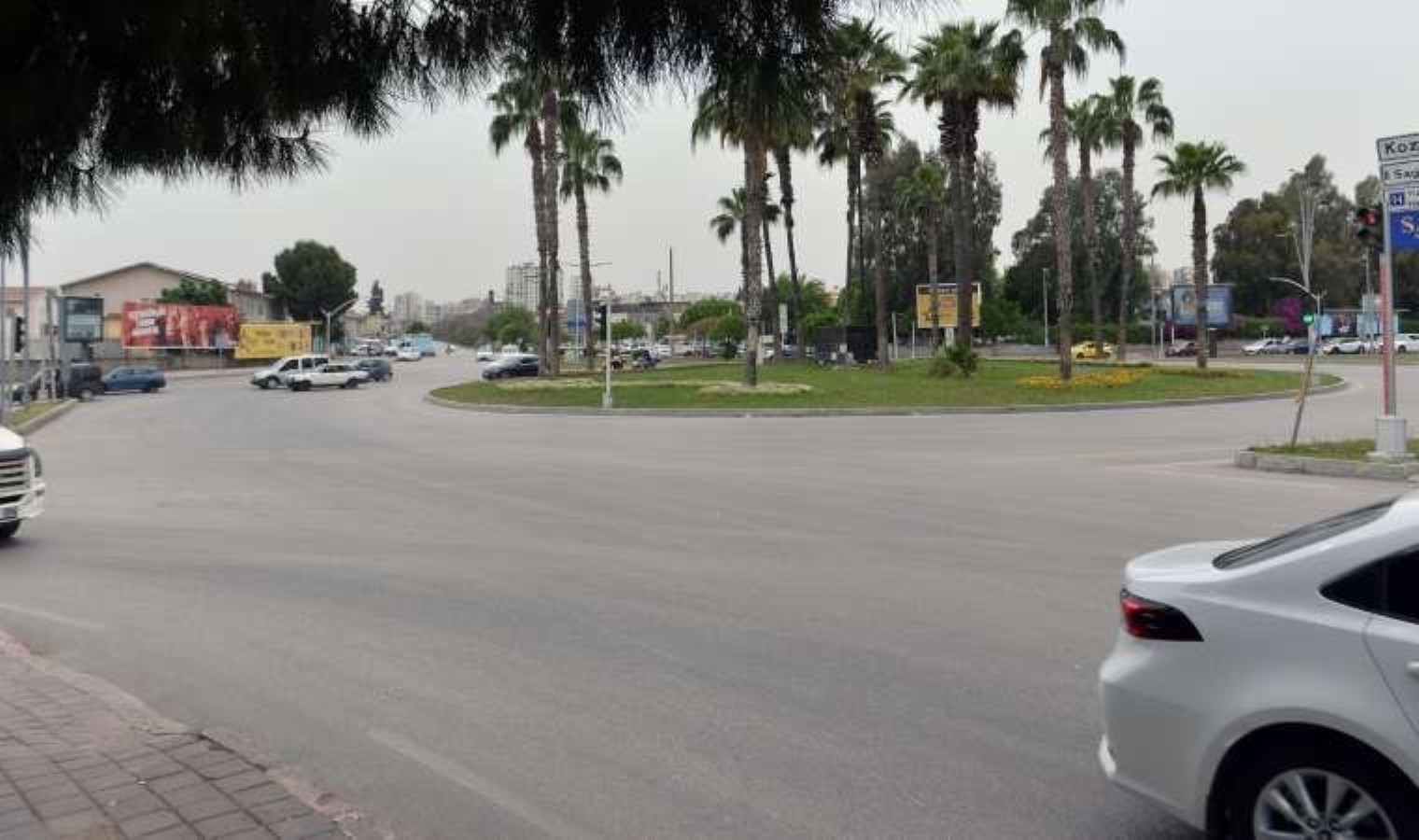 Motosikletinin vefatına yol açtı, 3 araca çarpıp kaçtı!