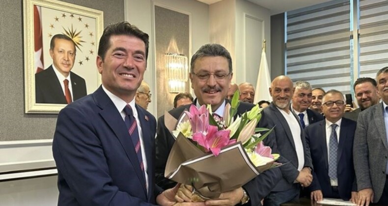 Ortahisar Belediye Başkanı Ahmet Kaya, ‘Erdoğan’ tablosunu kaldırttı: Kurumdan içeri siyaset sokmayacağım