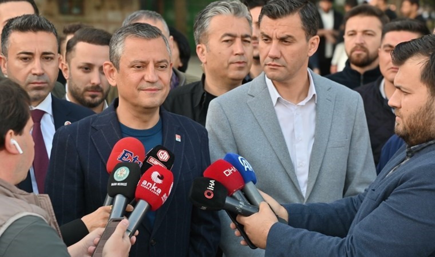 Özgür Özel, TRT Genel Müdürü Sobacı ile görüştü