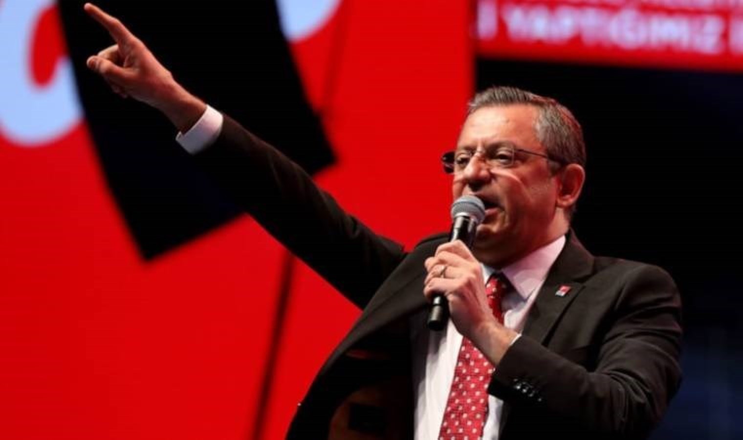 Özgür Özel’den yurttaşlara YSK daveti: ‘Yarın saat 15.00’te YSK önünde olacağız’