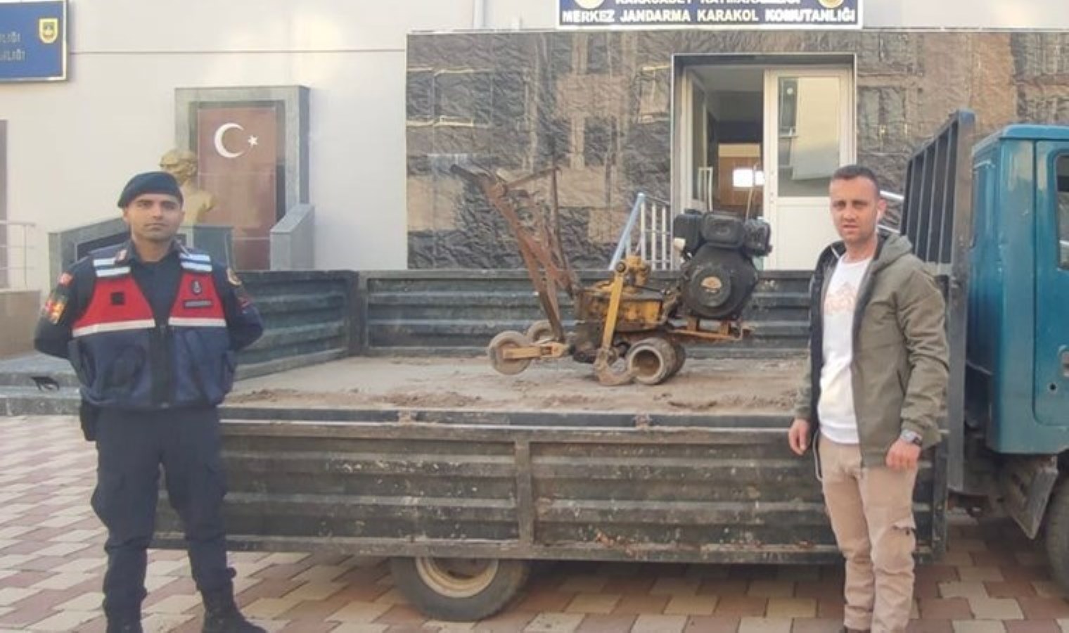 Pahası 350 bin TL… Bursa’da çim kalıp kesme makinesini çalan kuşkulu yakalandı