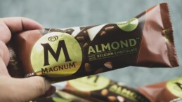 Plastik ve metal varlığı tespit edilmişti! Magnum dondurmaları toplatılacak mı? Magnum Türkiye’den açıklama geldi….