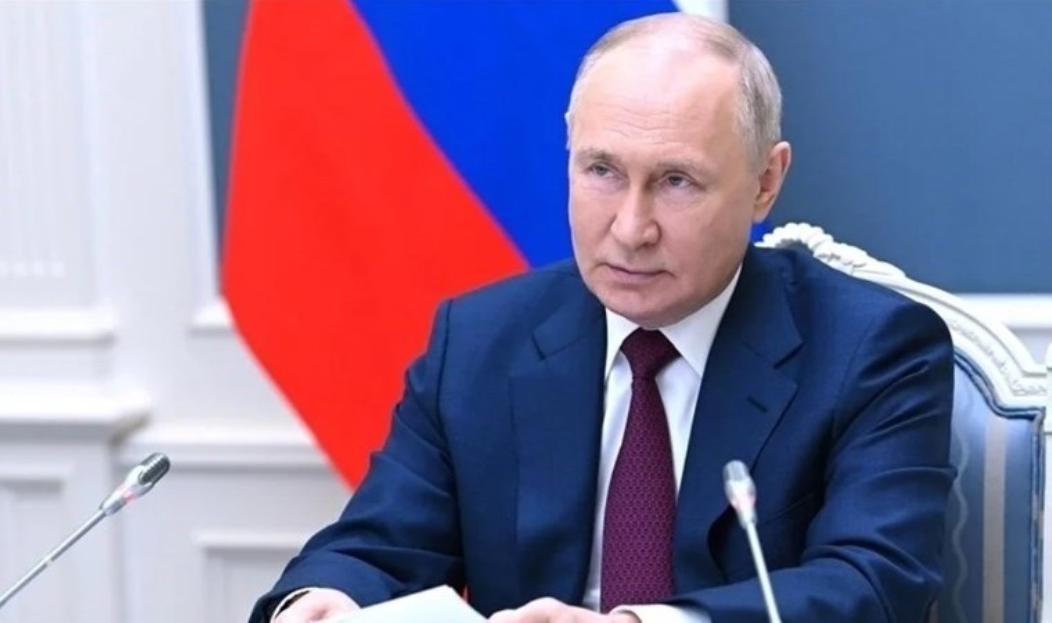 Putin beşinci kere devlet başkanlığı mazbatasını aldı