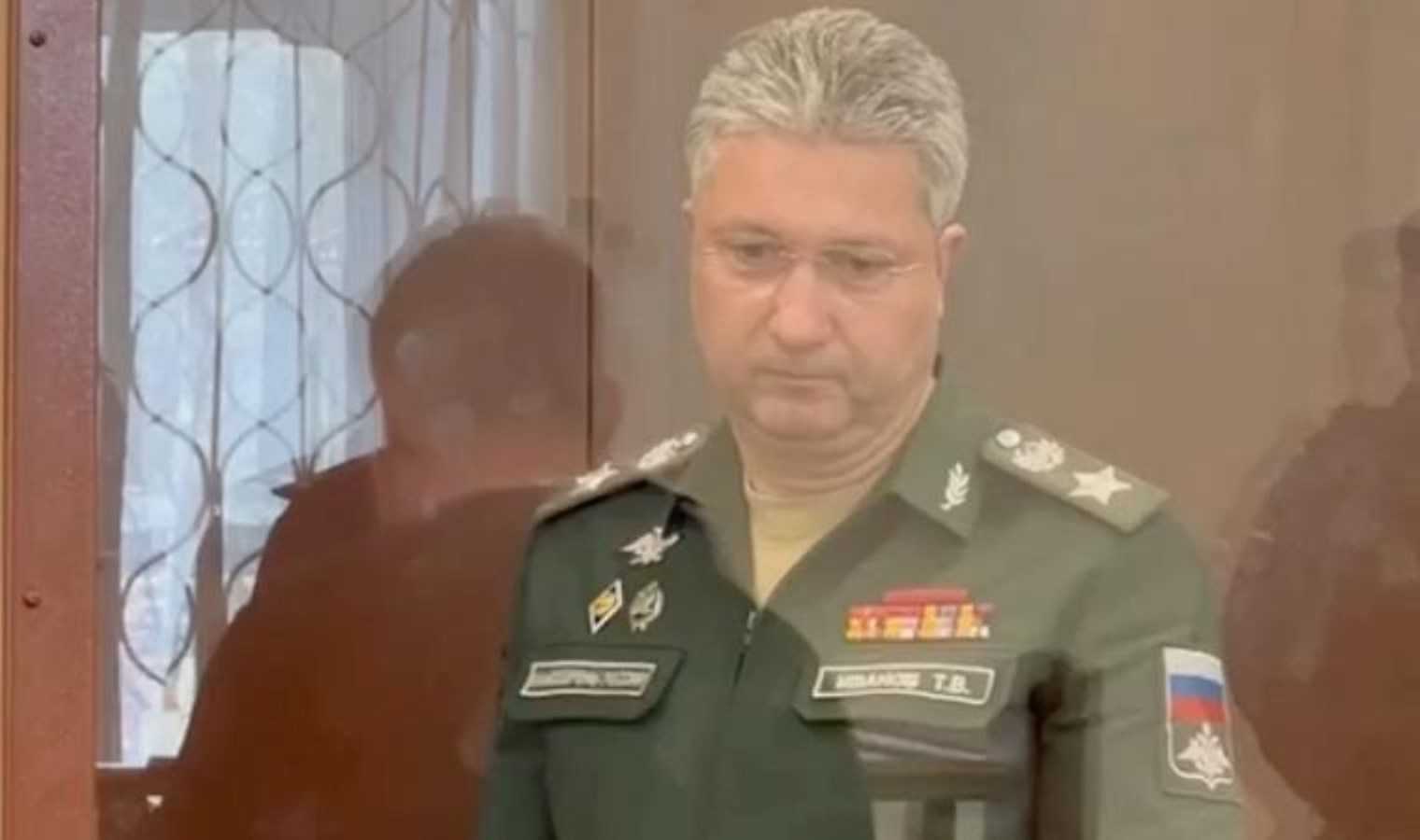 Rus ordusunda yolsuzluk skandalı: Savunma bakanına yakın isim tutuklandı!