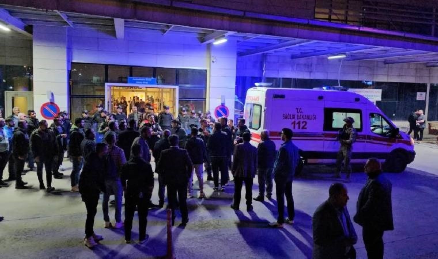 Siirt’te belediye başkanlığı seçimi arbedesinde kan aktı: Yaralılar var!