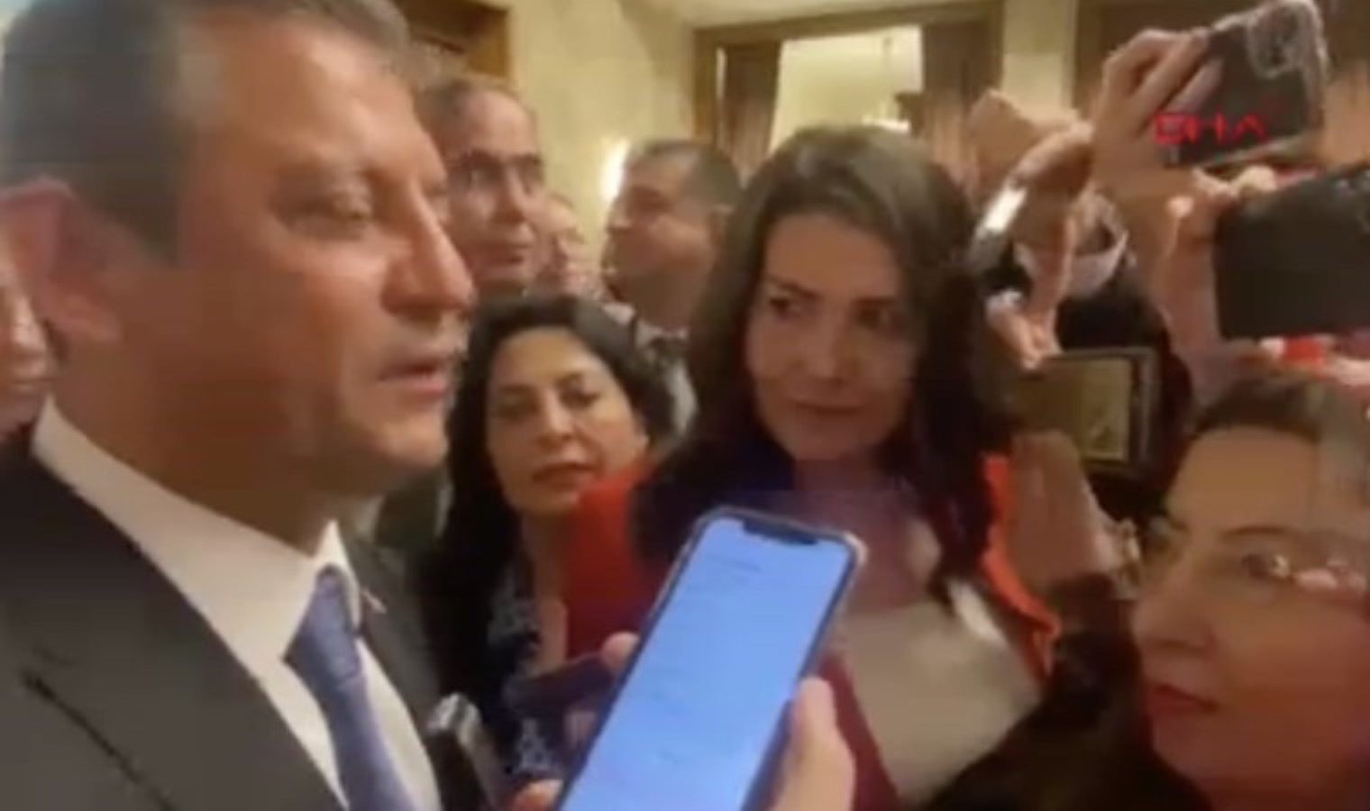 Son Dakika… Erdoğan, Özgür Özel ile bir ortaya geldi!