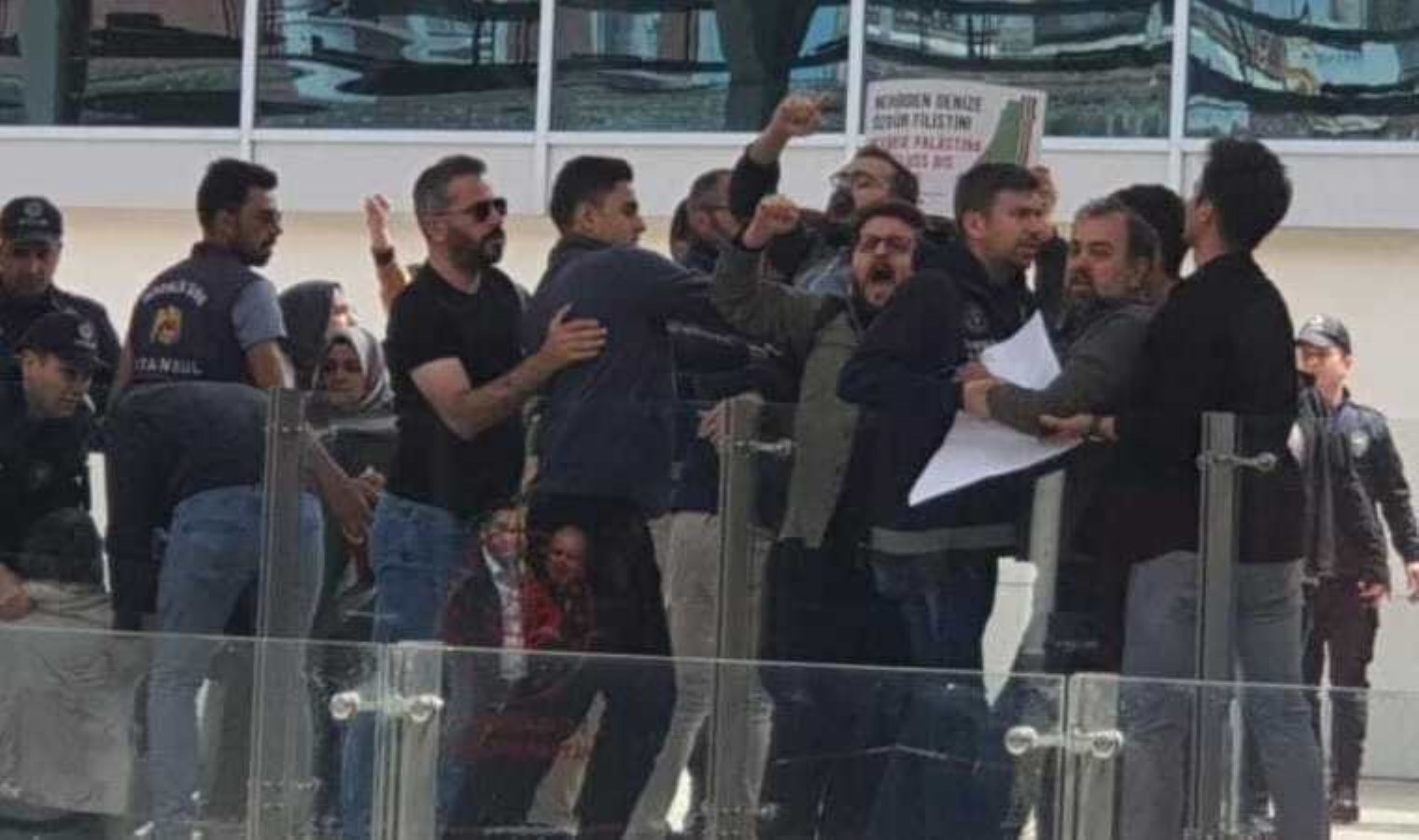 Steinmeier’e Filistin protestosu… Gözaltılar var