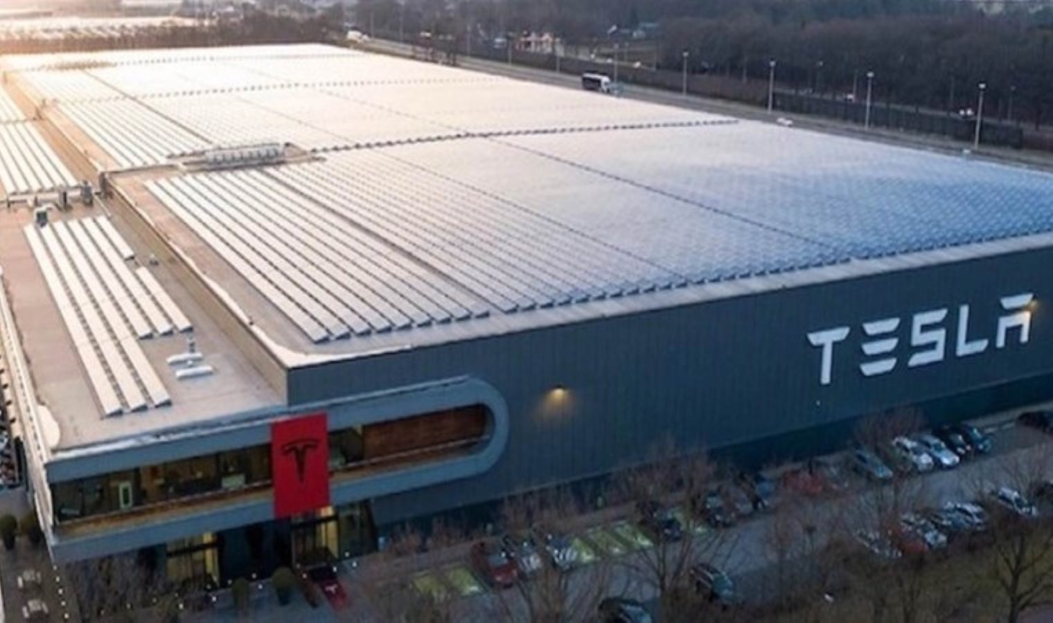 Tesla 400 kişiyi işten çıkaracak