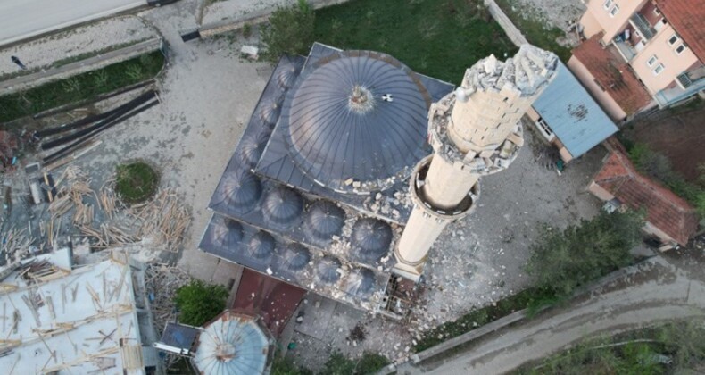 Tokat’ta korkutucu sarsıntının izleri gün ağarınca ortaya çıktı