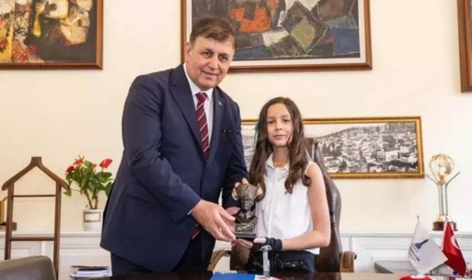 Tugay’ın emanet ettiği koltukta müzikli bildiri