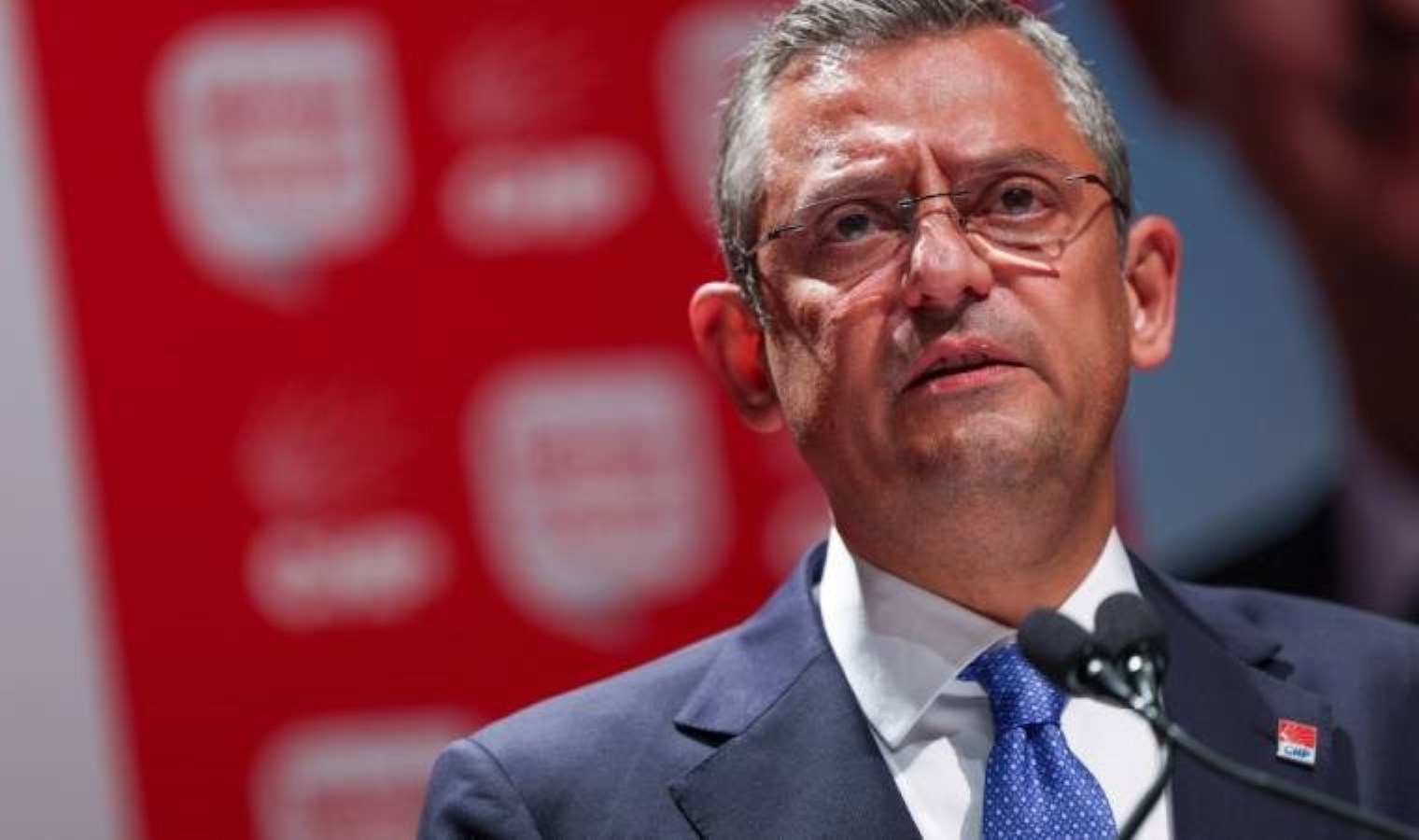 Üç günde üç ameliyat geçiren Özgür Özel taburcu oldu