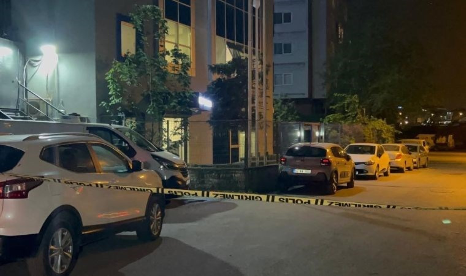 Ümraniye’de iş merkezine silahlı saldırı!