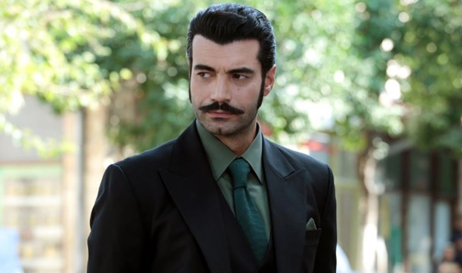 Ünlü oyuncu ikili bayram yaşadı: Murat Ünalmış baba oldu!