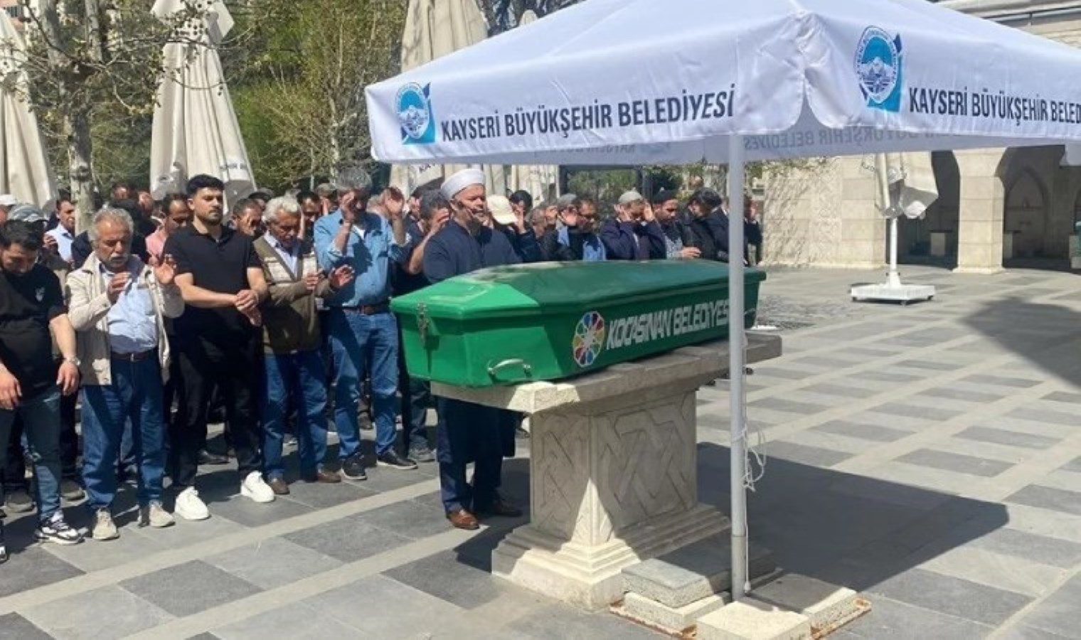 Uygun geldiğini düşünüp toz haline getirip içtiği granit taşı nedeniyle öldü!