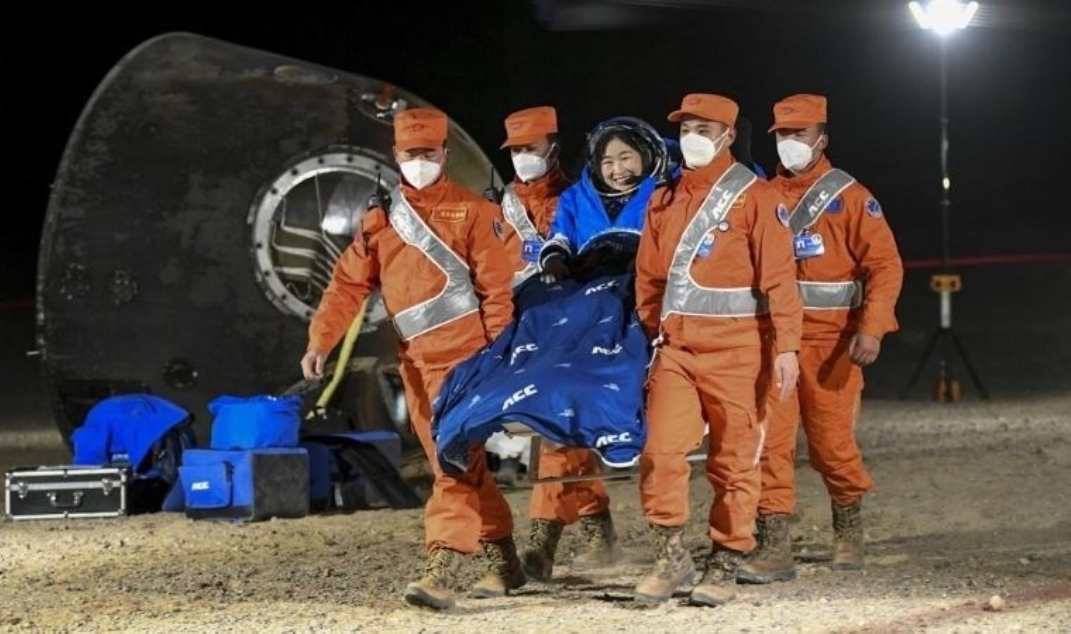 Uzay istasyonundaki taykonot grubu Dünya’ya döndü!