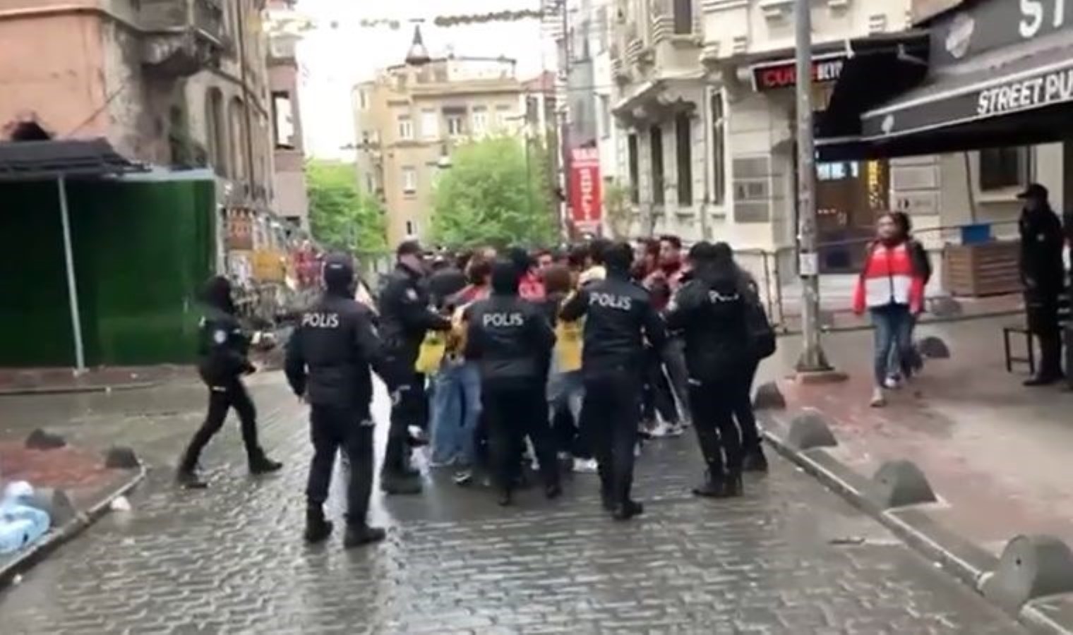 1 Mayıs’ta birinci gözaltı!