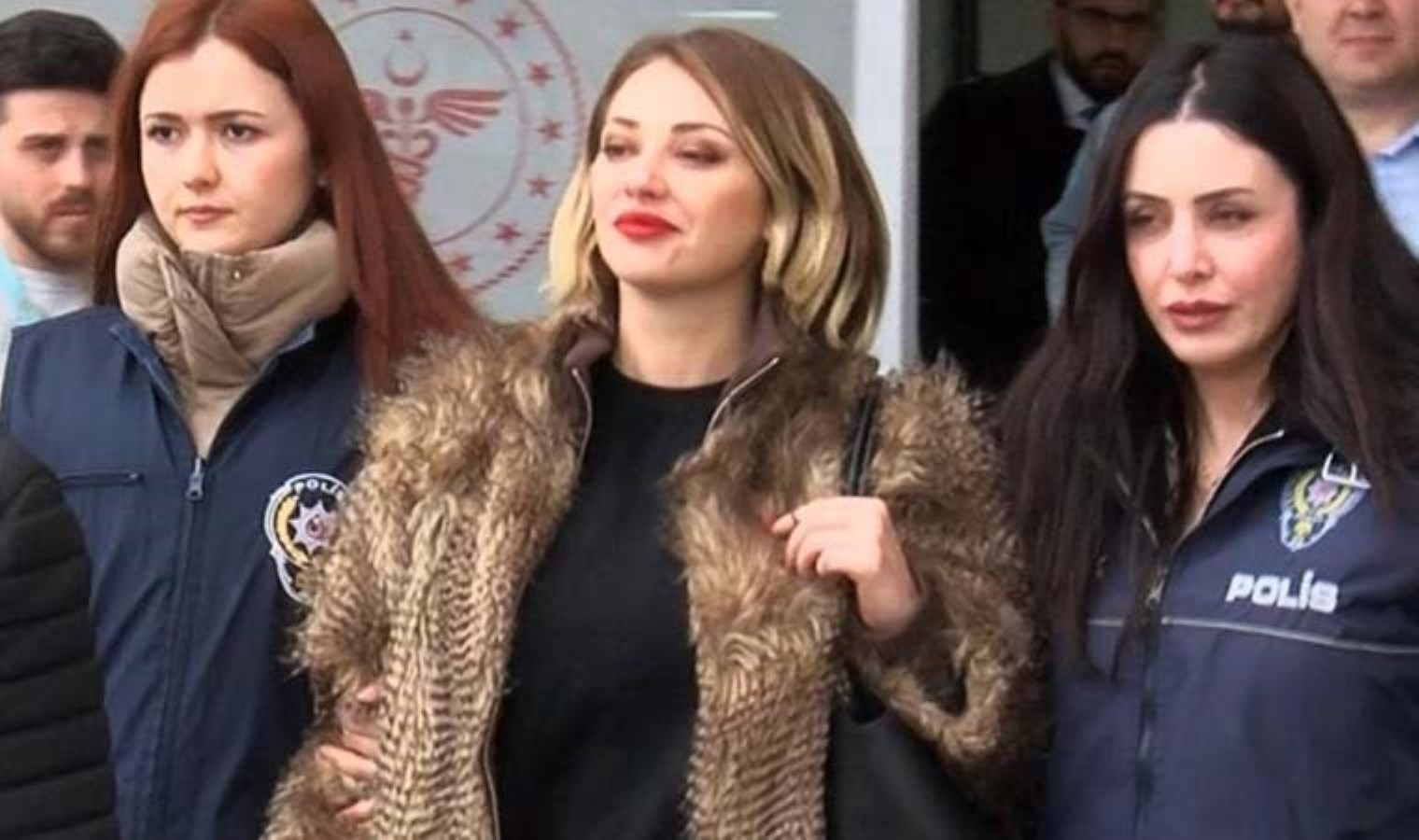 9 ay mahpus cezası verilen Feyza Altun’dan imalı paylaşım